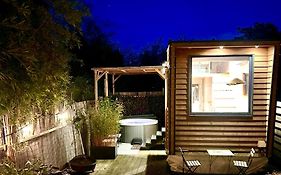 Tiny House With Garden And Jacuzzi Near Amsterdam